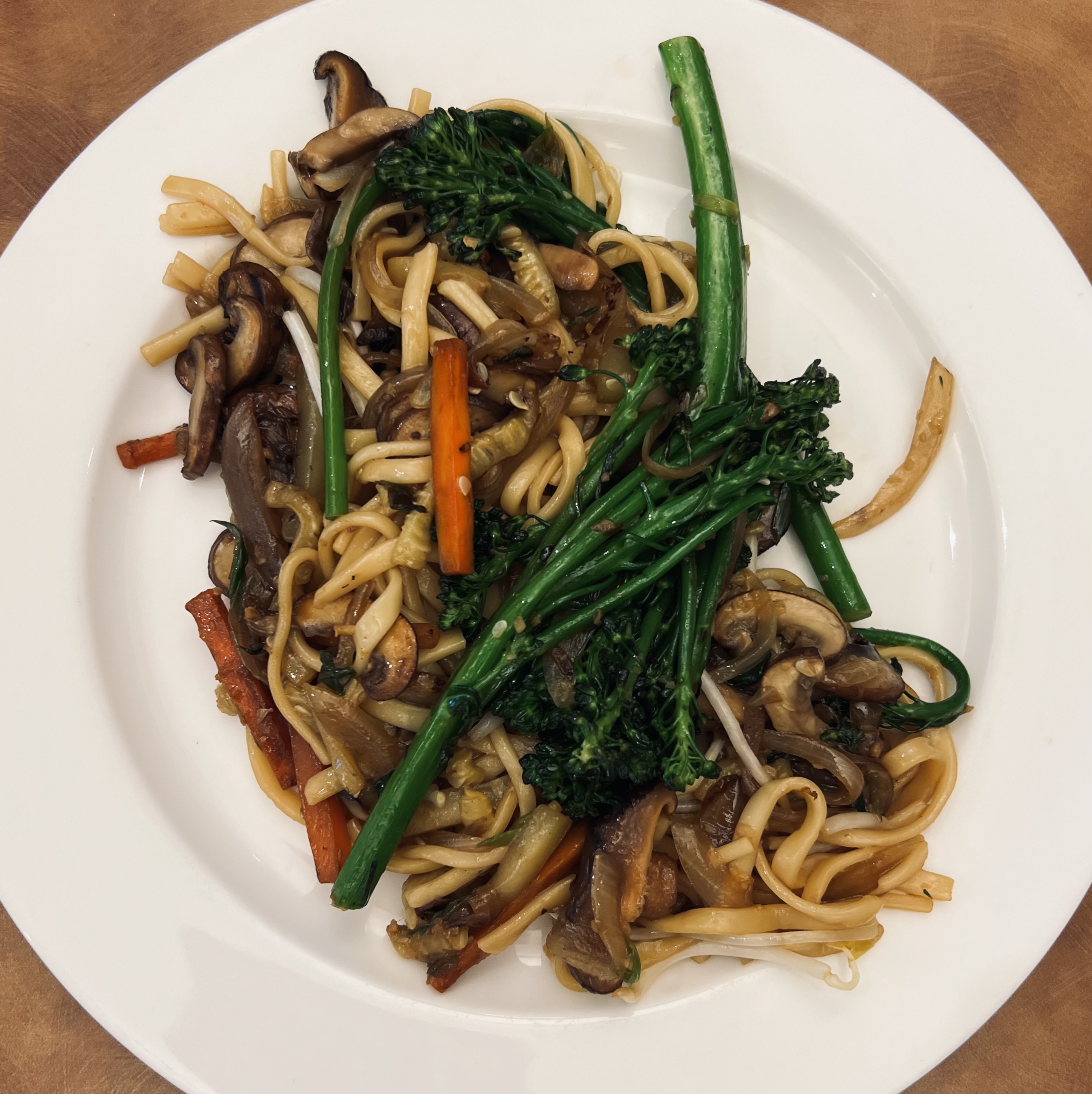 Shanghai pan-fried noodles plated